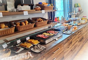 Petit déjeuner buffet compris tous les jours