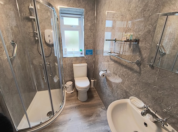Cottage, 2 Bedrooms | Bathroom