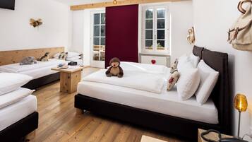 Quadrupla Superior, 1 camera da letto | Copriletto in piuma, materassi a doppio strato, minibar