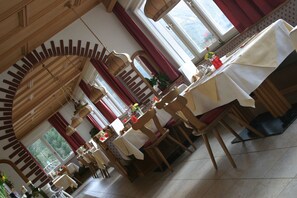 Lunch and dinner served, Italian cuisine - Small & Lovely Hotel Zaluna (Predazzo)