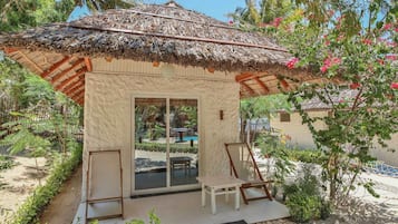 Bungalow, 1 Queen Bed, Non Smoking, Garden View (Double) | View from room