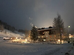 Courtyard - Hotel Biancaneve (Pejo)