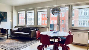 TV, DVD player, stereo - City Apartment in Copenhagen with 1 bedrooms sleeps 2 (Copenhagen)