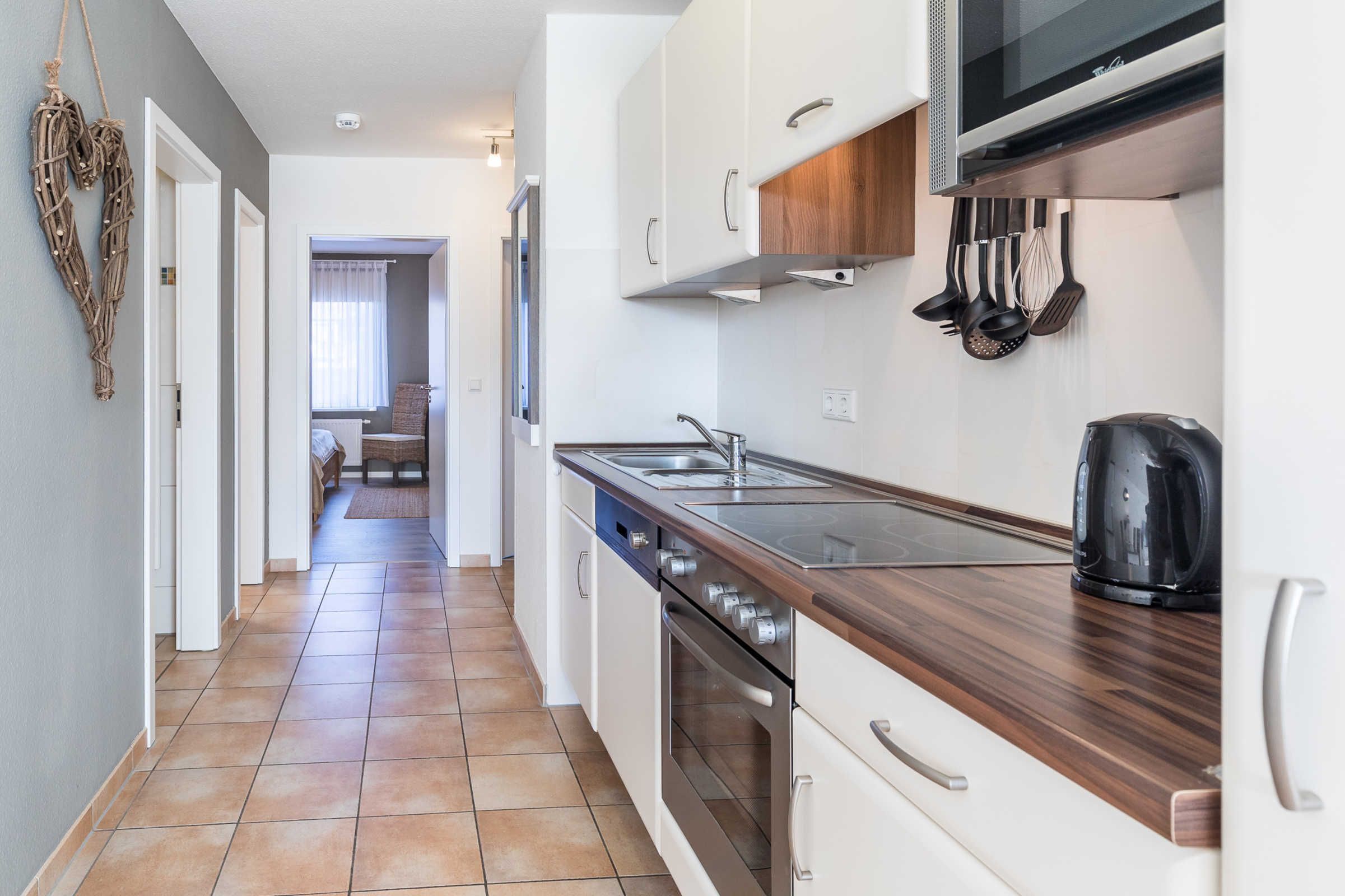 Kühlschrank, Mikrowelle, Ofen, Geschirrspüler