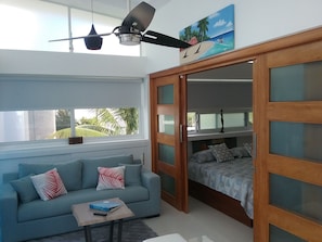 Apartamento conforto, 1 cama King, para não fumantes | Cortinas blackout, ferros/tábuas de passar roupa, Wi-Fi de cortesia