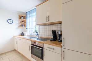 Kühlschrank, Mikrowelle, Geschirrspüler