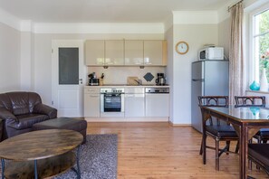 Kühlschrank, Mikrowelle, Geschirrspüler