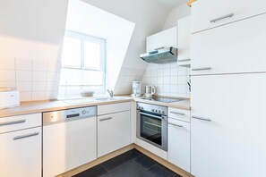 Fridge, microwave, dishwasher, coffee/tea maker - Ost14-8 Baltic Sea holiday apartment - Baltic Sea breeze (Ostseebad Boltenhagen)