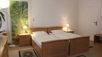 Double or Twin Room | Minibar, free WiFi