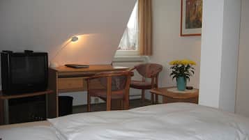 Double or Twin Room | Minibar, free WiFi