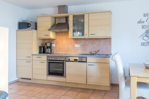 Fridge, microwave, dishwasher, coffee/tea maker