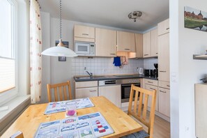 Kühlschrank, Mikrowelle, Geschirrspüler