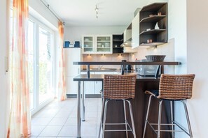 Kühlschrank, Mikrowelle, Geschirrspüler