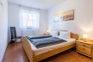2 Schlafzimmer, Reisekinderbett, WLAN, Bettwäsche