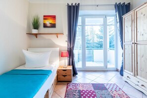 2 عدّة غرف نوم وواي فاي وملاءات أسرّة