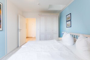 2 Schlafzimmer, Reisekinderbett, WLAN, Bettwäsche