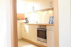 Kühlschrank, Mikrowelle, Geschirrspüler