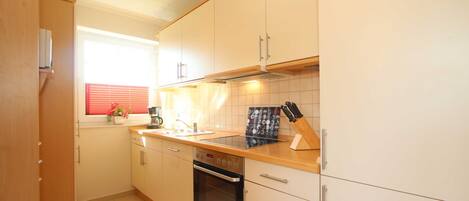 Kühlschrank, Mikrowelle, Geschirrspüler