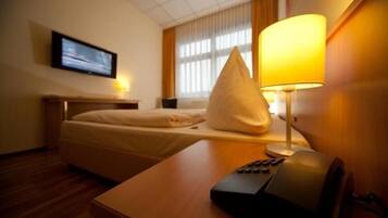 Hypo-allergenic bedding, in-room safe, desk, soundproofing