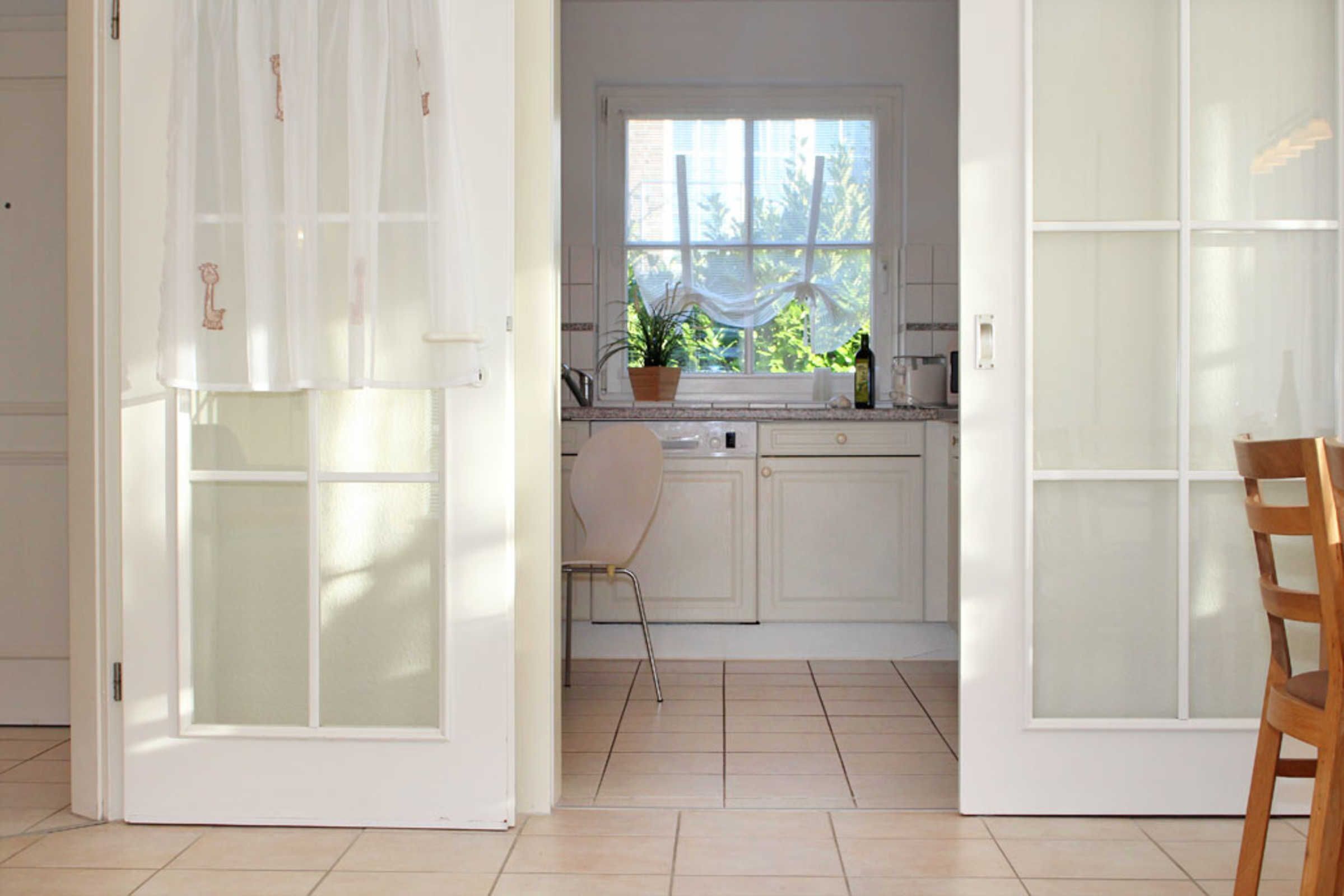 Fridge, microwave, dishwasher, coffee/tea maker