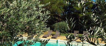 Haus im Herzen des Luberon, Schwimmbad, Olivenhain. Ruhig. Aix en Provence in 35 Minuten