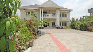 ด้านหน้าที่พัก