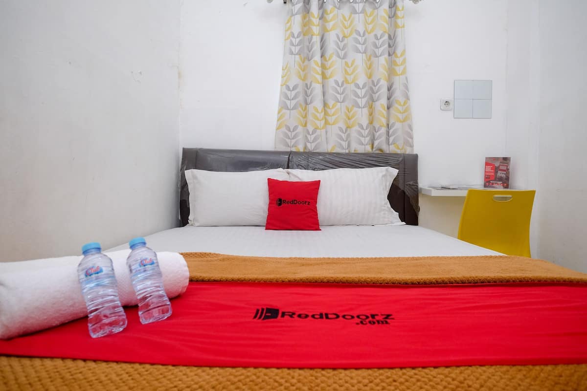 double room | desk, free wifi, bed sheets