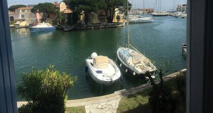 PORT GRIMAUD: Dream apartment in a quiet and precious neighborhood