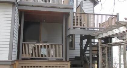 Ithaca Urban Retreat II / Mid-term rental 30 days + only