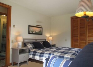 2 bedrooms, desk, iron/ironing board, free WiFi