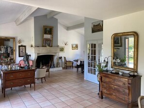 Interior - Large family house, sleeps +10, Secured swimming pool, near Albi Carcassonne (Pin-Balma)