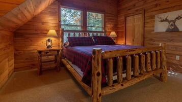 3 bedrooms, desk, iron/ironing board, travel crib