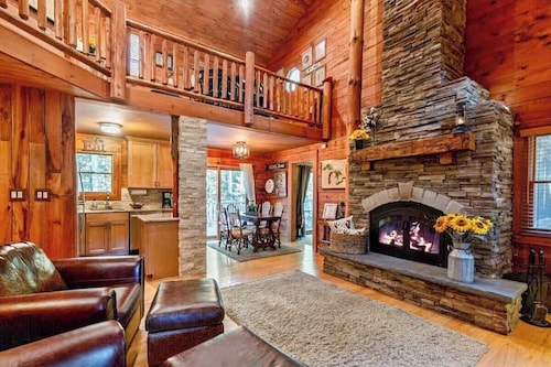 Winter Adventure Cabin|Minutes to Shanty Creek|3BR