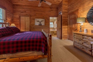 3 bedrooms, desk, iron/ironing board, travel cot