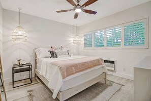 2 bedrooms, iron/ironing board, free WiFi, bed sheets