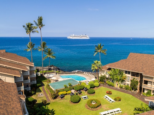 Amazing Direct Ocean Front Condo - Beautiful Sunsets, watch dolphins and whales