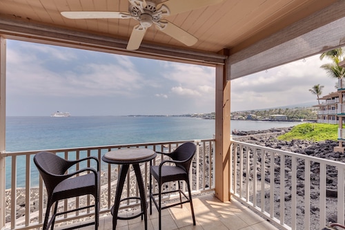 Amazing Direct Ocean Front Condo - kauniita auringonlaskuja, katsella delfiinejä ja valaita