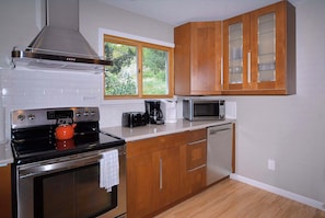 Coffee/tea maker, fridge, microwave, oven - Aspen at Outrun, Great renovated 3 BR, Hot tub (Crested Butte)