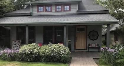 Ensisijainen sijainti ~ Vaiheet keskustaan ja upeat näkymät ~ Nauti syksyn kauneudesta!