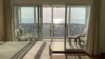 4 bedrooms, iron/ironing board, WiFi