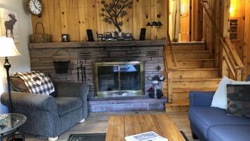 Téléviseur connecté, foyer, jeux vidéo, lecteur de DVD