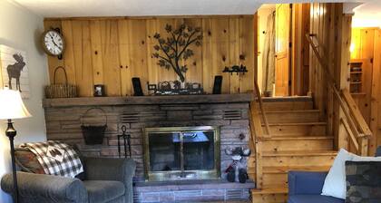Rentoudu 3B / 2B Estes Park Home, ulkotakka, suuri kannella, Mtn Views (3365)