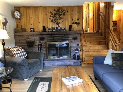 Relaxing 3B/2B Estes Park Home : Large Deck, Beautiful Mountain Views [3365]