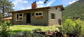Relaxing 3B/2B Estes Park Home : Large Deck, Beautiful Mountain Views [3365]