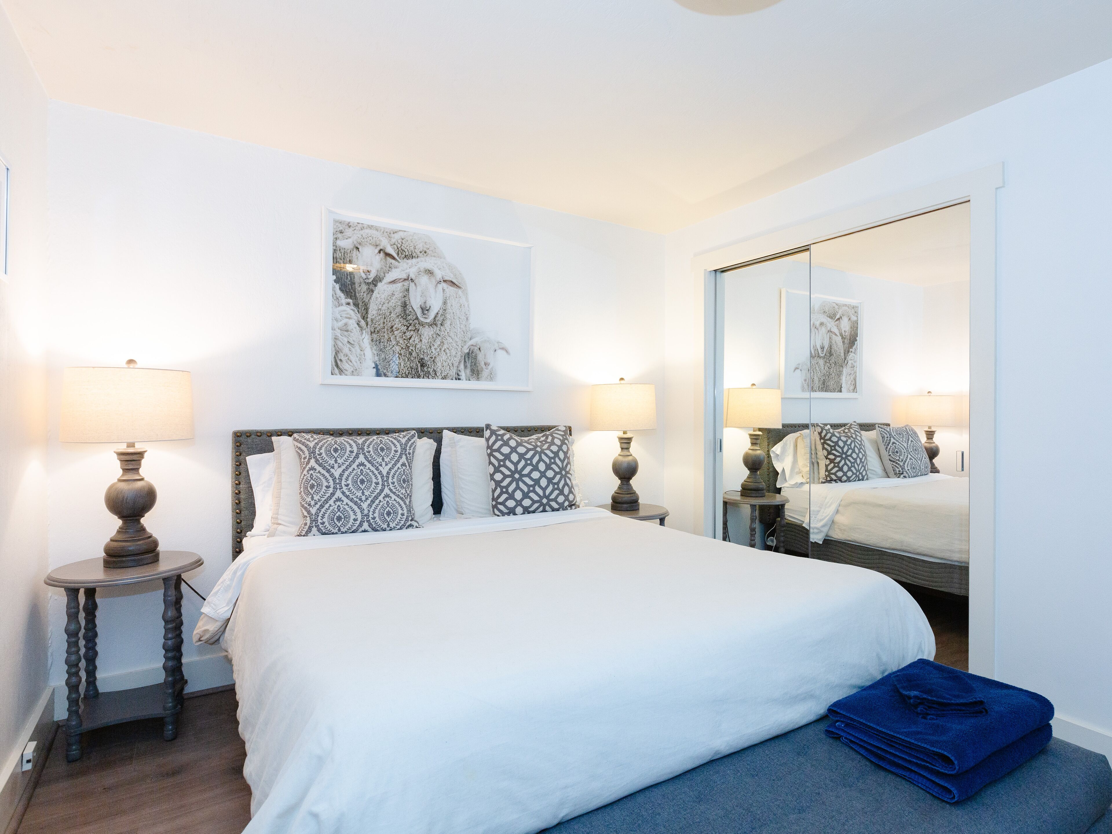 1 sovrum, skrivbord, strykjärn/strykbräda och gratis wi-fi