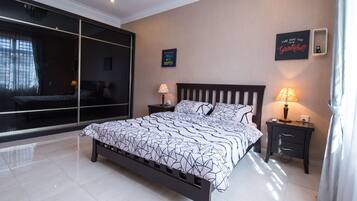 4 habitaciones, caja de seguridad en la habitación y escritorio