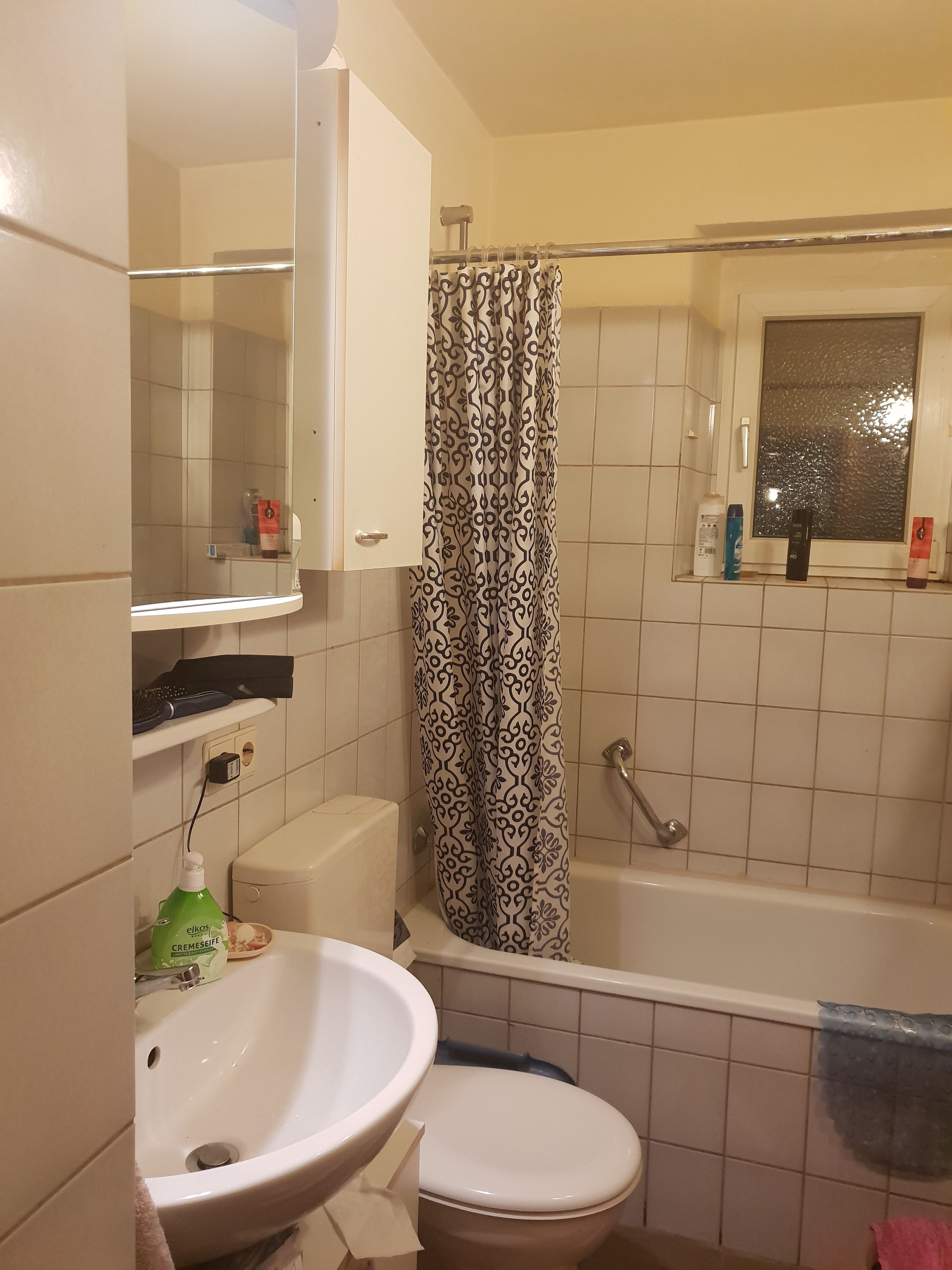 Basic Double Room Single Use, Multiple Beds, Smoking, Park View | Bathroom | Combined shower/bathtub, deep-soaking bathtub, hair dryer, towels