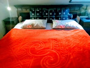 4 chambres, fer et planche à repasser, Wi-Fi, draps fournis