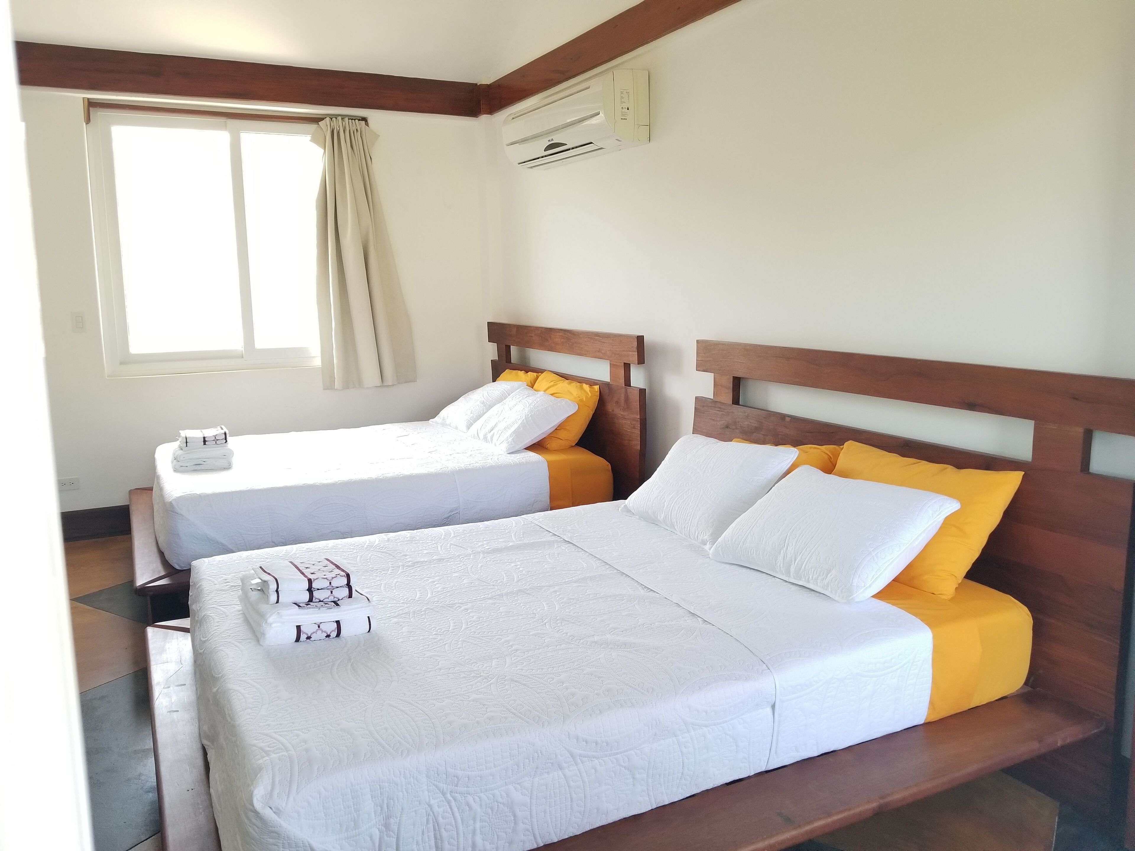 3 soverom, wi-fi (inkludert) og sengetøy