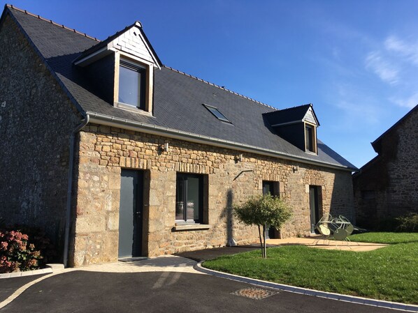 Exterior - La Maison de Benjamin (La Chapelle-Saint-Aubert)